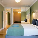 شقة Historical Center, Large 2 Bedroom Apartment, Bright & Stylish *