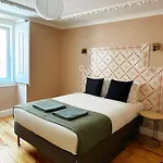 Lejlighed Historical Center, Large 2 Bedroom Apartment, Bright & Stylish *