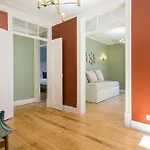 Lejlighed Historical Center, Large 2 Bedroom Apartment, Bright & Stylish *