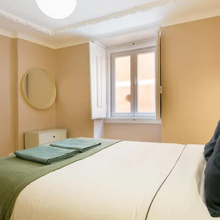 アパート Historical Center, Large 2 Bedroom Apartment, Bright & Stylish リスボン