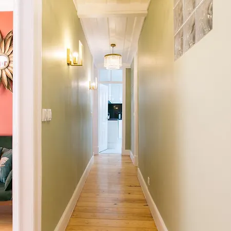 アパート Historical Center, Large 2 Bedroom Apartment, Bright & Stylish リスボン
