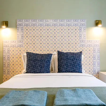 アパート Historical Center, Large 2 Bedroom Apartment, Bright & Stylish リスボン