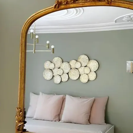 Апартаменти Historical Center, Large 2 Bedroom Apartment, Bright & Stylish Лісабон