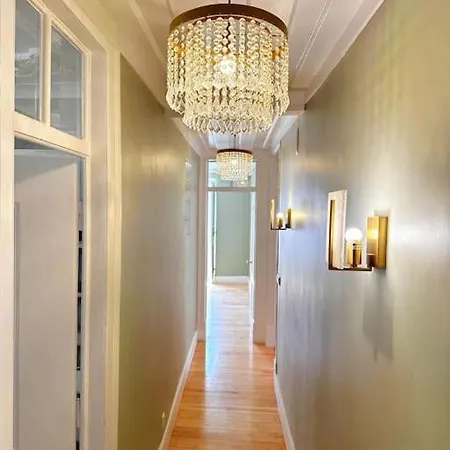 Historical Center, Large 2 Bedroom Apartment, Bright & Stylish Апартаменти