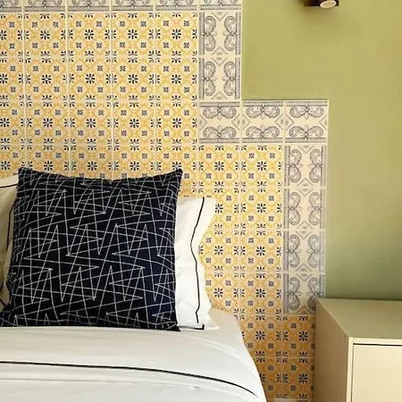 Historical Center, Large 2 Bedroom Apartment, Bright & Stylish