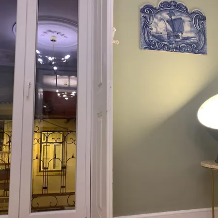 Historical Center, Large 2 Bedroom Apartment, Bright & Stylish